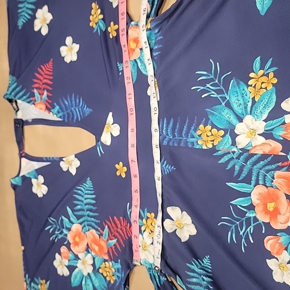 Express Vibrant Blue and Orange Shorts - Picture 10 of 16